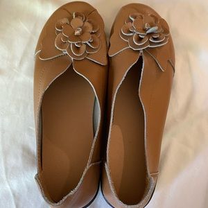 Women’s shoes